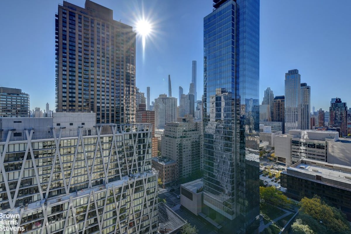 Photo for Lincoln Towers - 160 West End Avenue Condominium in Upper West Side, Manhattan