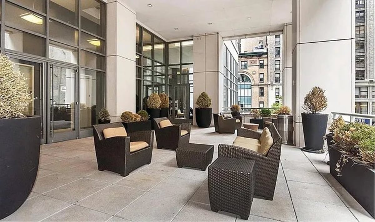 Photo for 325 Fifth Avenue - 325 Fifth Avenue Condominium in Murray Hill, Manhattan