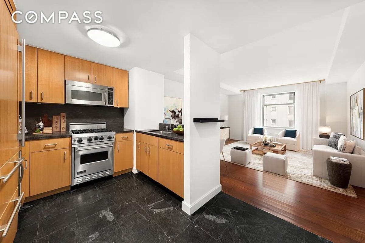 Photo for Windsor Park - 100 West 58th Street Condominium in Midtown, Manhattan