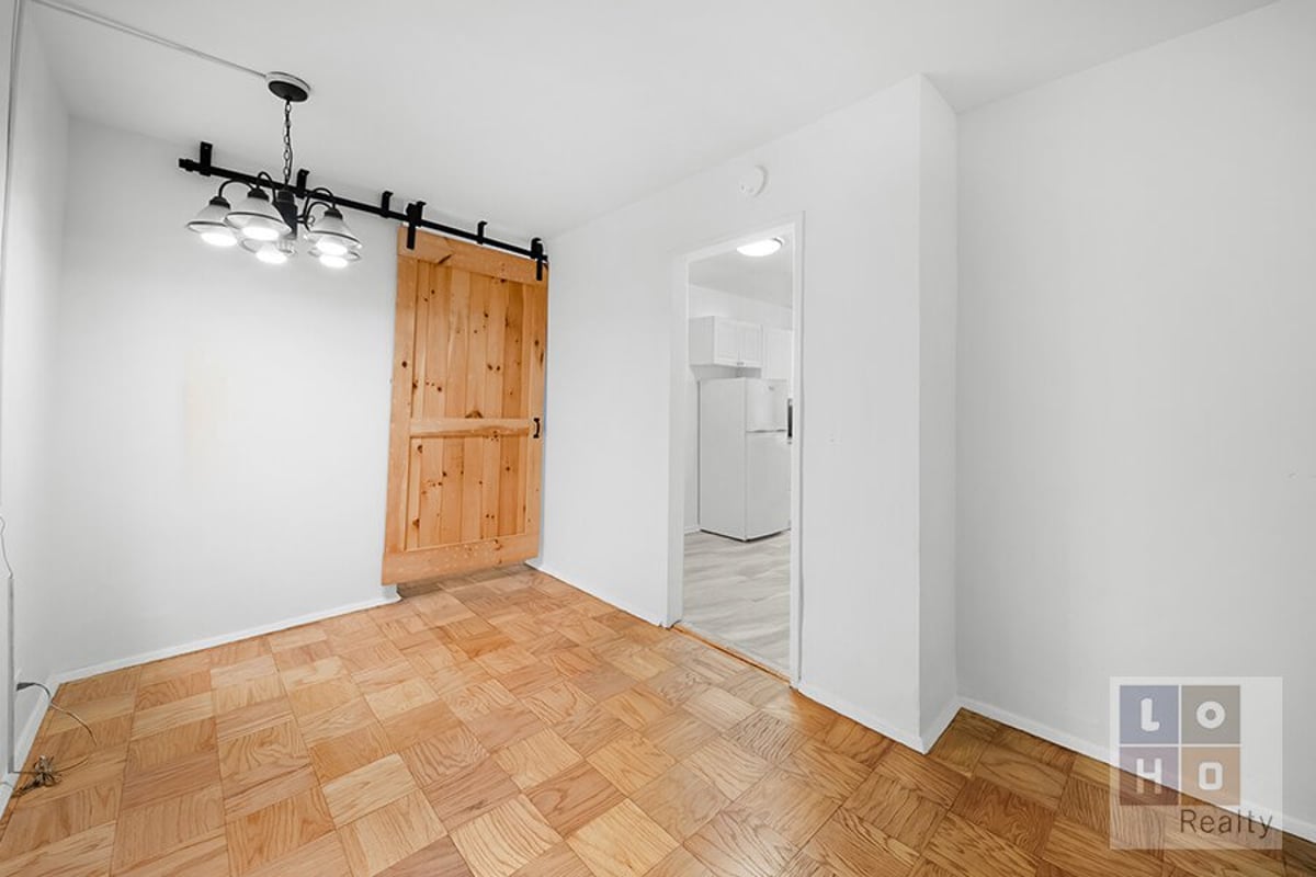 Photo for American Thread Building - 260 West Broadway Condominium in Tribeca, Manhattan