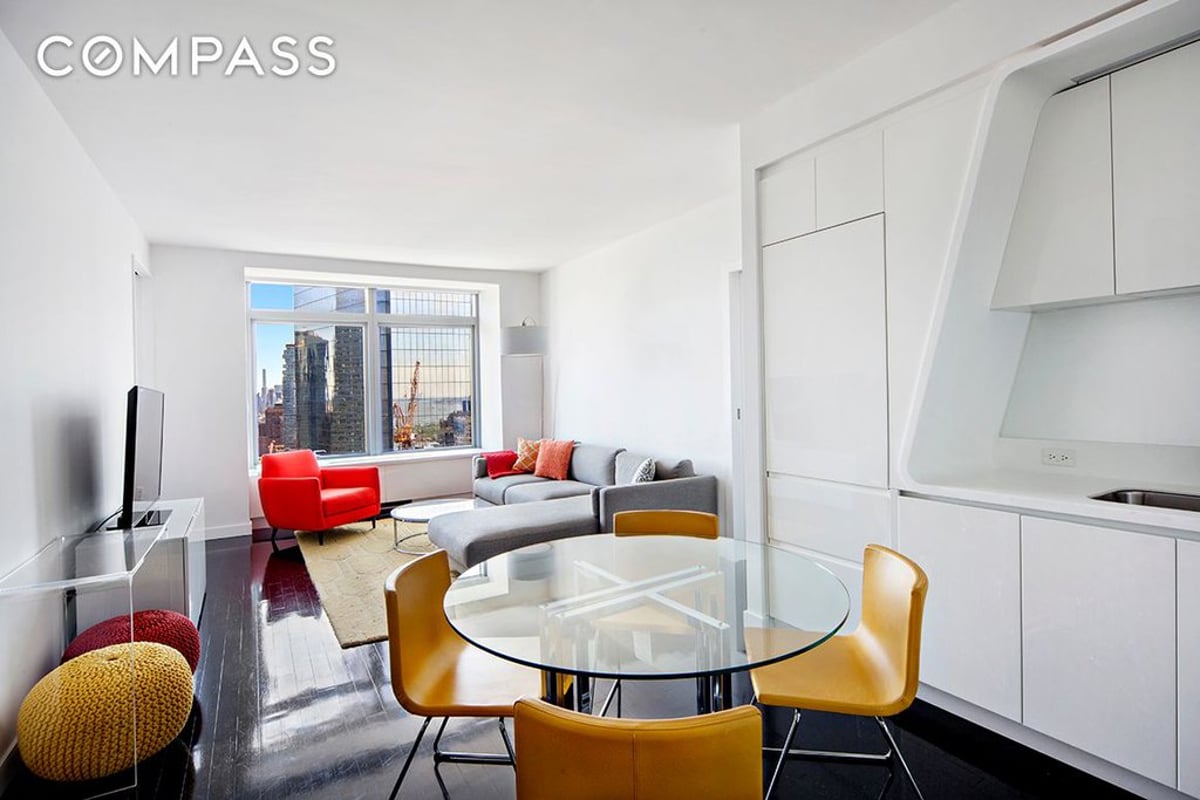 Photo for W Downtown Hotel & Residences - 123 Washington Street Condominium in Financial District, Manhattan