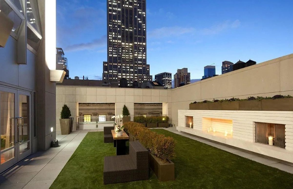 Photo for The Residences at 400 Fifth Avenue - 400 Fifth Avenue Condominium in Murray Hill, Manhattan