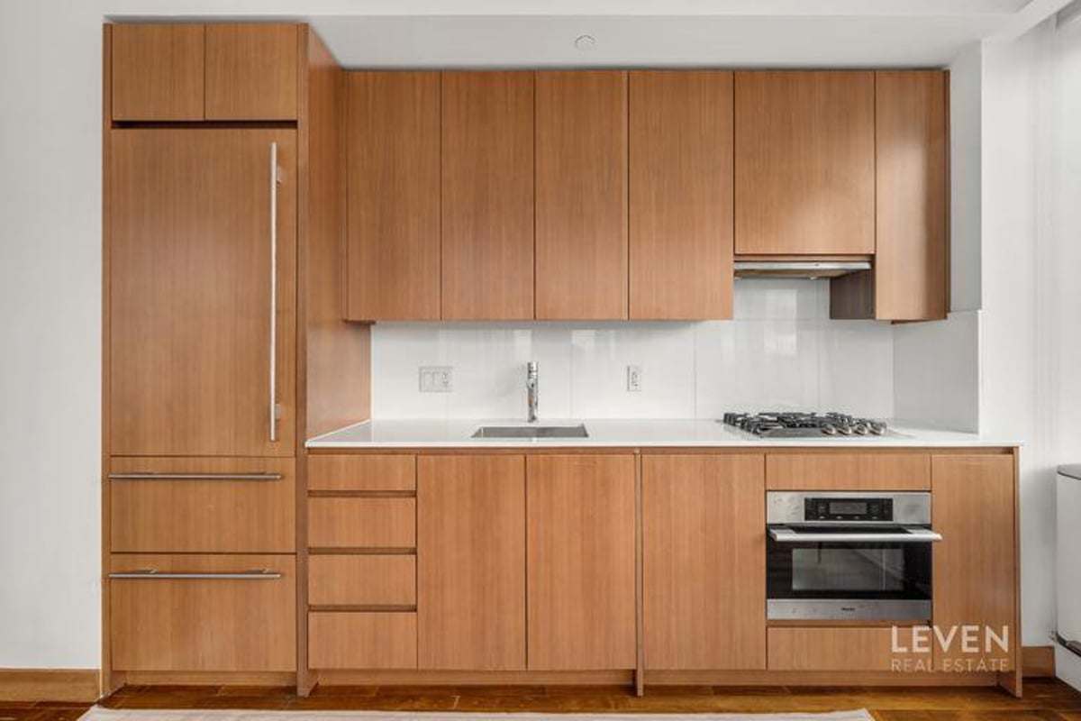 Photo for The Residences at 400 Fifth Avenue - 400 Fifth Avenue Condominium in Murray Hill, Manhattan