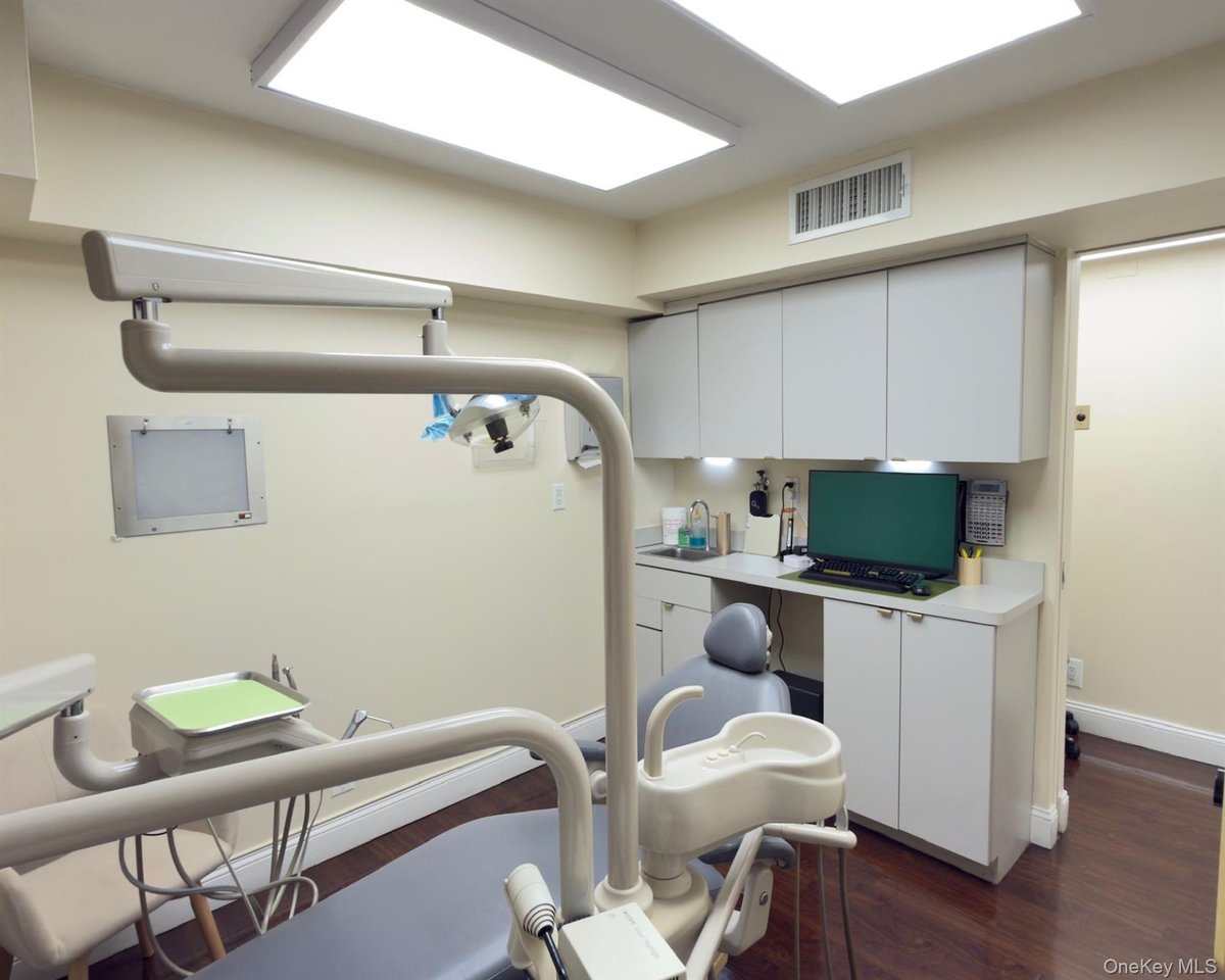 Photo for The Devon Condominium - 333 East 34th Street Condominium in Murray Hill, Manhattan