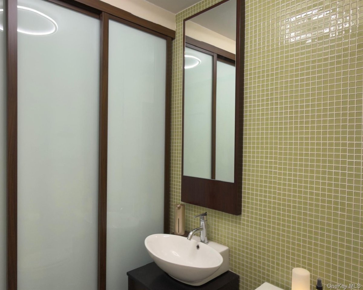 Photo for The Devon Condominium - 333 East 34th Street Condominium in Murray Hill, Manhattan