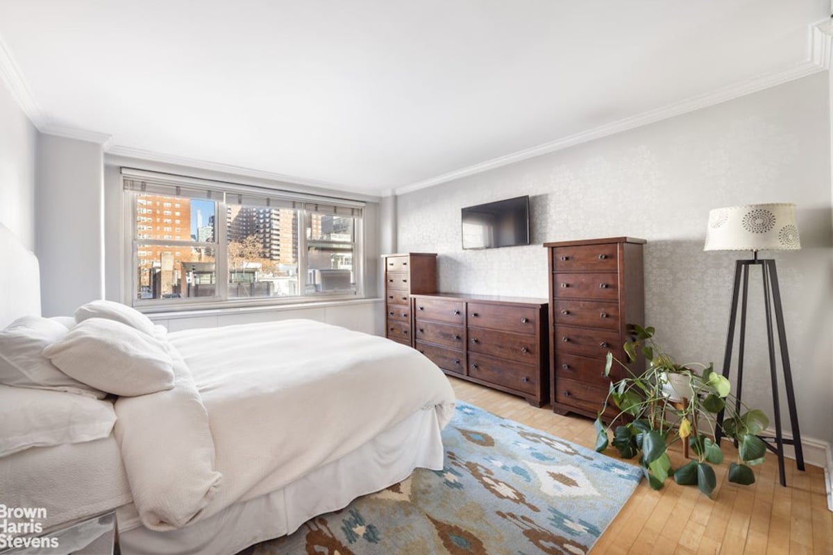 Photo for London Towne House - 360 West 22nd Street Condominium in Chelsea, Manhattan