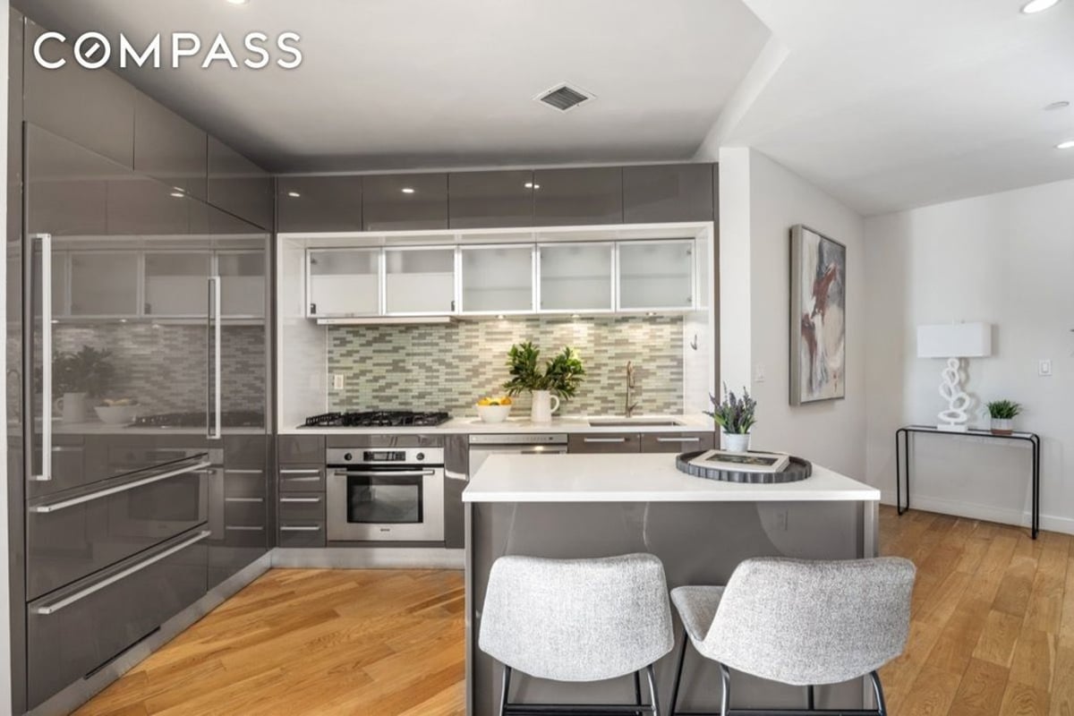 Photo for 75 Wall Street - 75 Wall Street Condominium in Financial District, Manhattan