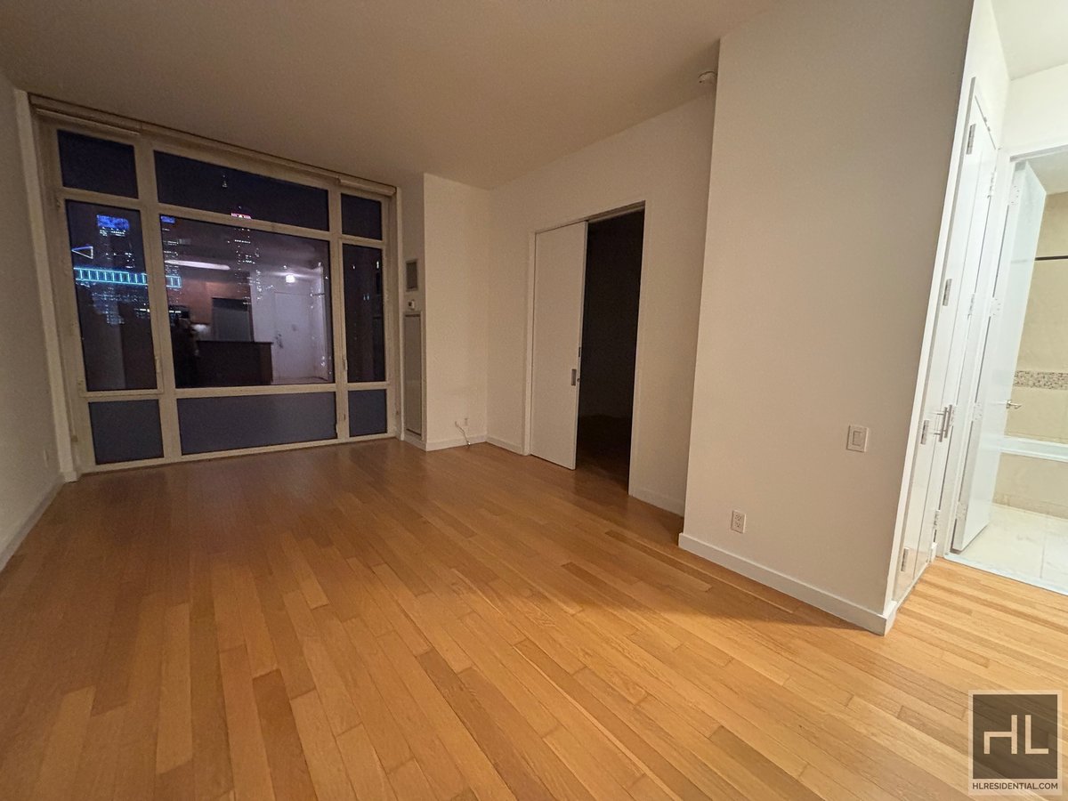 Photo for 325 Fifth Avenue - 325 Fifth Avenue Condominium in Murray Hill, Manhattan