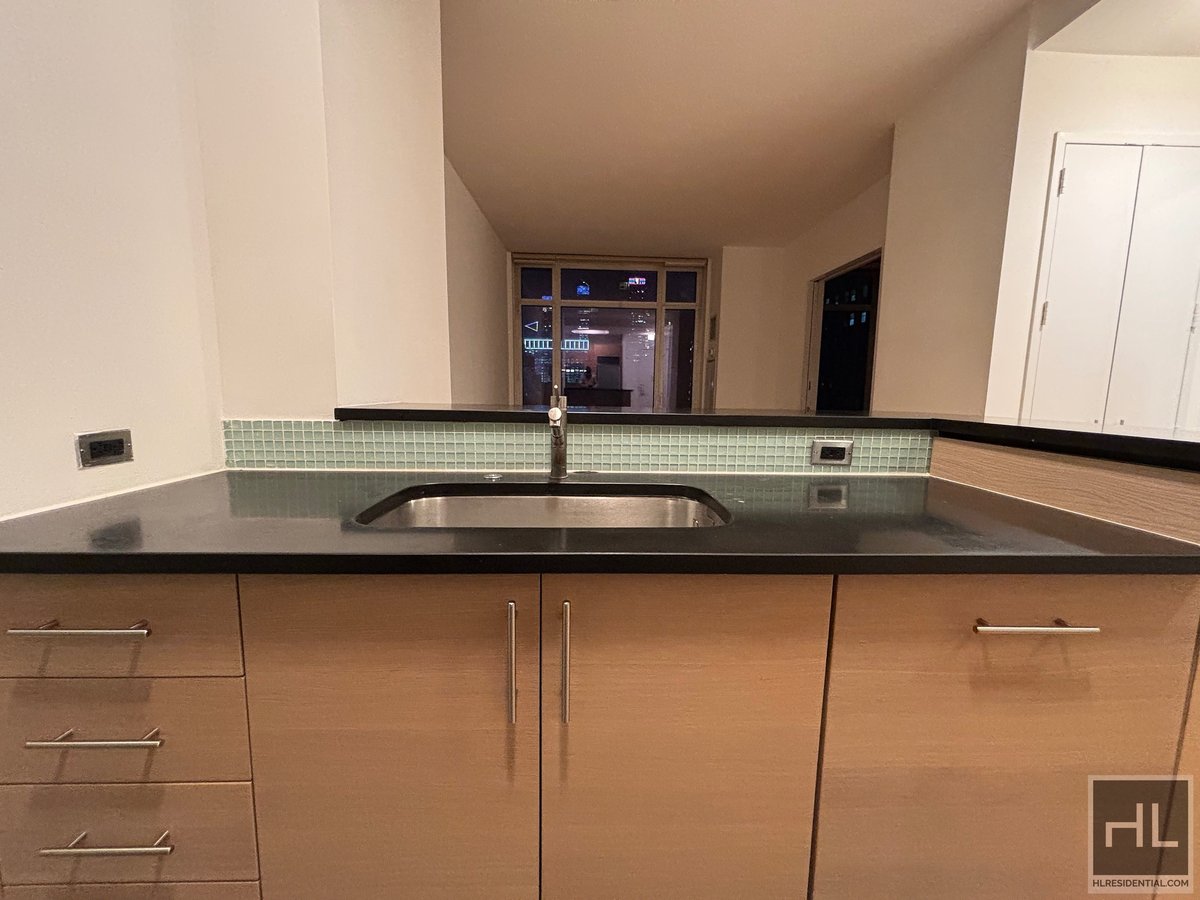 Photo for 325 Fifth Avenue - 325 Fifth Avenue Condominium in Murray Hill, Manhattan