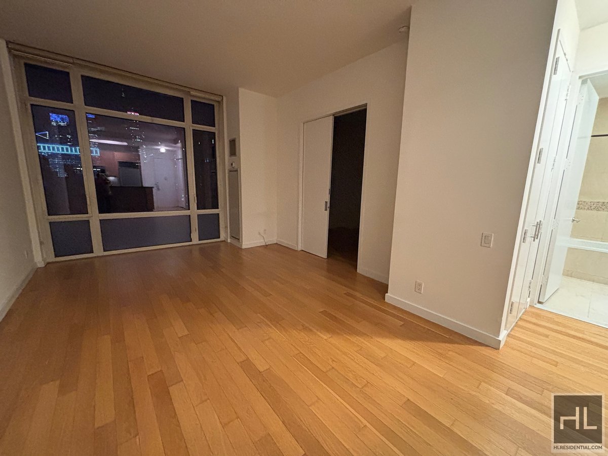 Photo for 325 Fifth Avenue - 325 Fifth Avenue Condominium in Murray Hill, Manhattan