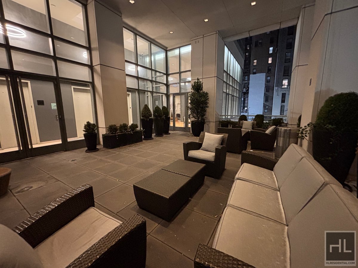 Photo for 325 Fifth Avenue - 325 Fifth Avenue Condominium in Murray Hill, Manhattan