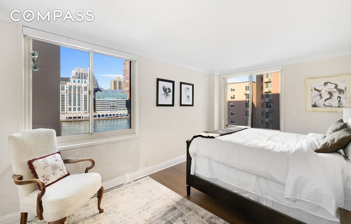 Photo for Island House - 555 Main Street Condominium in Roosevelt Island, Manhattan