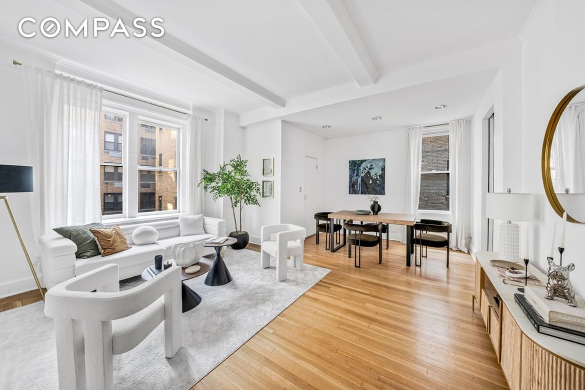 Photo for 1060 Park Avenue - 1060 Park Avenue Cooperative in Upper East Side, Manhattan