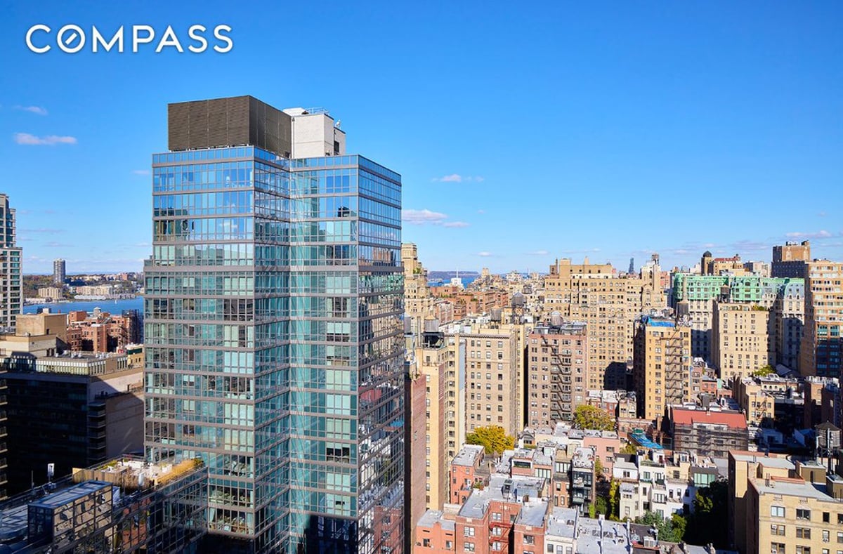 Photo for Lincoln Towers - 180 West End Avenue Condominium in Upper West Side, Manhattan