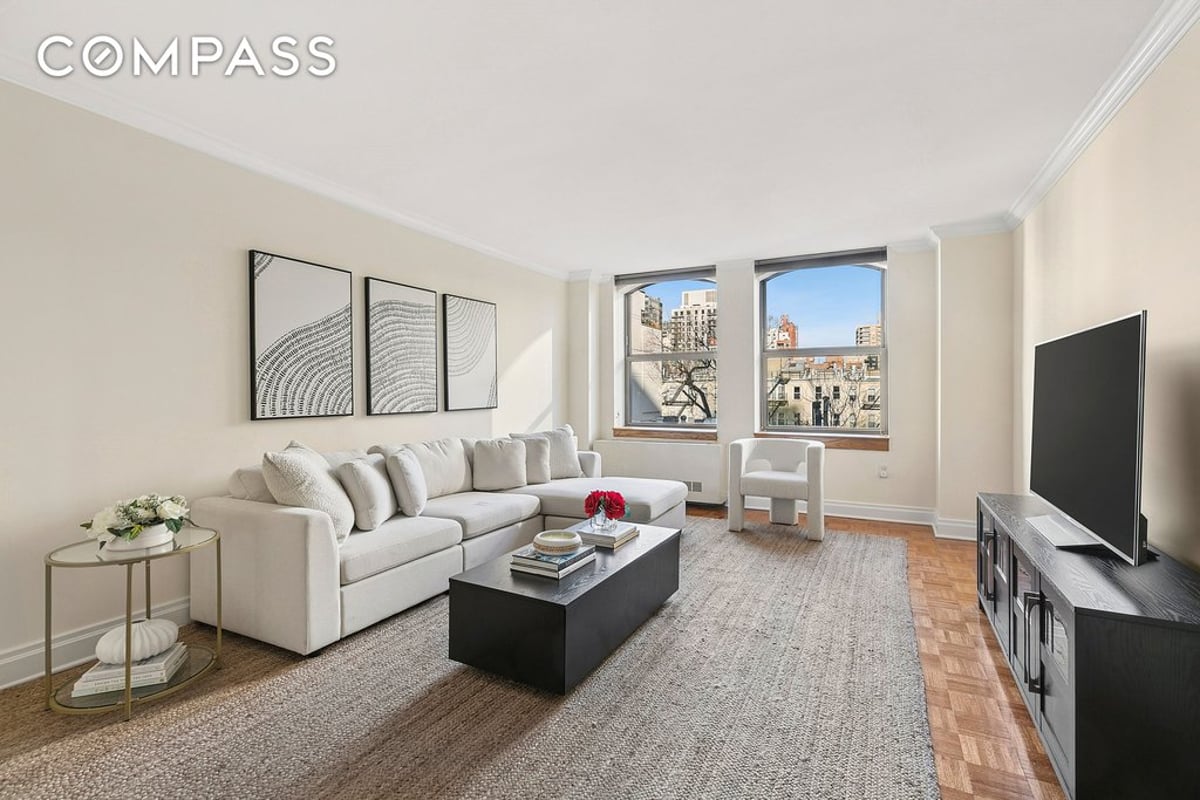 Photo for Wellington Tower - 350 East 82nd Street Condominium in Upper East Side, Manhattan