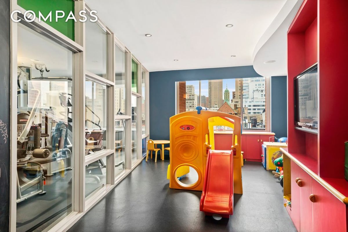 Photo for Wellington Tower - 350 East 82nd Street Condominium in Upper East Side, Manhattan