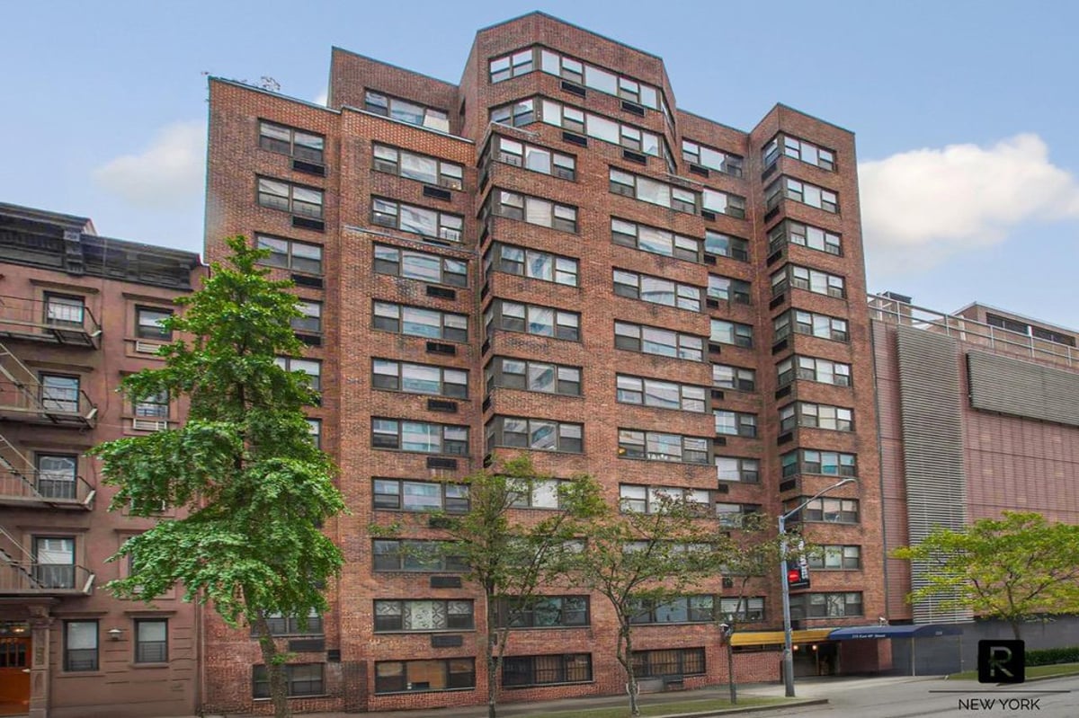 Photo for 233 East 69th Street - 233 East 69th Street Condominium in Upper East Side, Manhattan