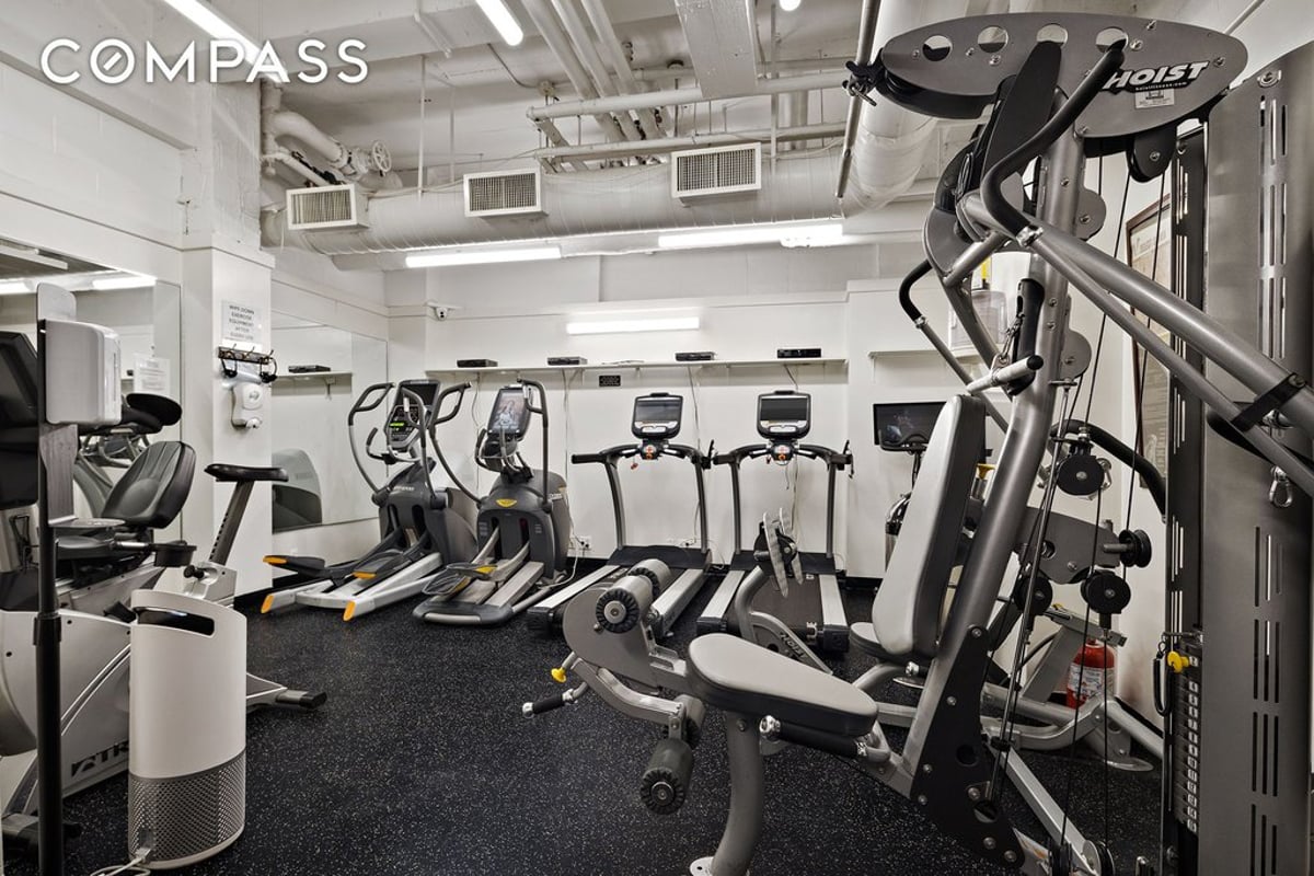 Photo for 1025 5th Avenue - 1025 Fifth Avenue Cooperative in Upper East Side, Manhattan