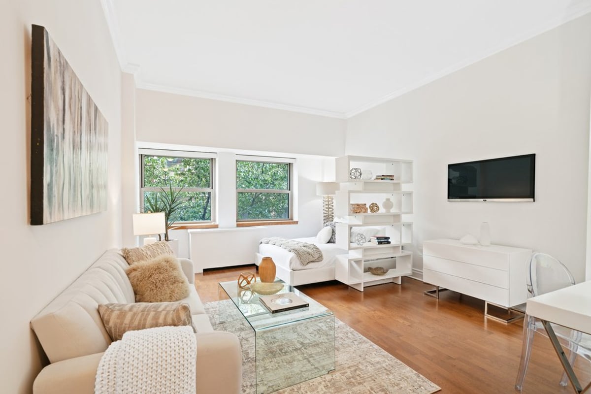 Photo for Wellington Tower - 350 East 82nd Street Condominium in Upper East Side, Manhattan