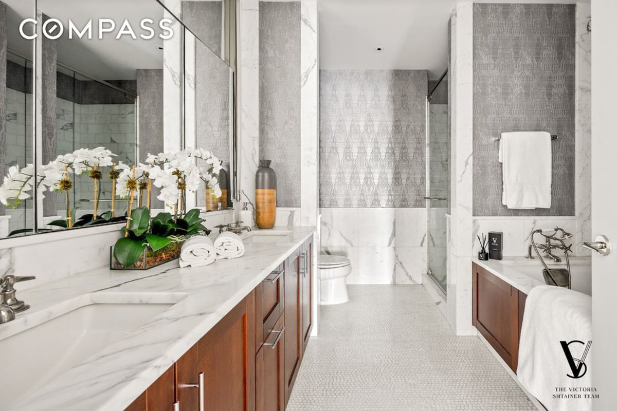 Photo for One Beacon Court - 151 East 58th Street Condominium in Midtown East, Manhattan