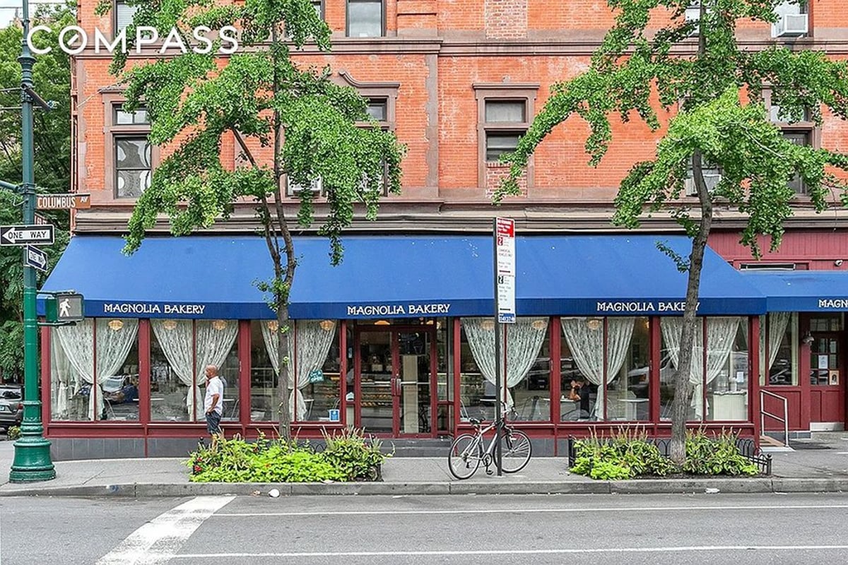 Photo for Lincoln Spencer Apartments - 140 West 69th Street Cooperative in Upper West Side, Manhattan