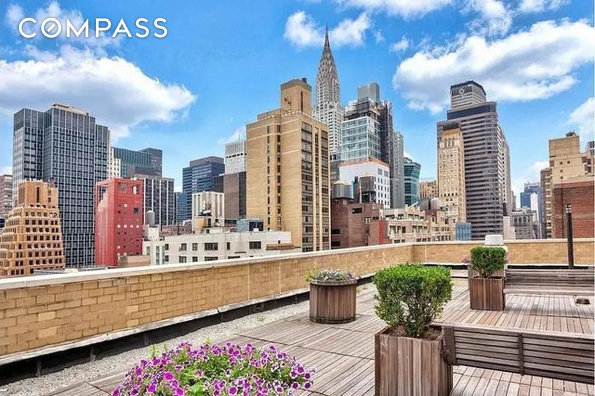 Photo for The Delegate - 301 East 45th Street Condominium in Midtown East, Manhattan