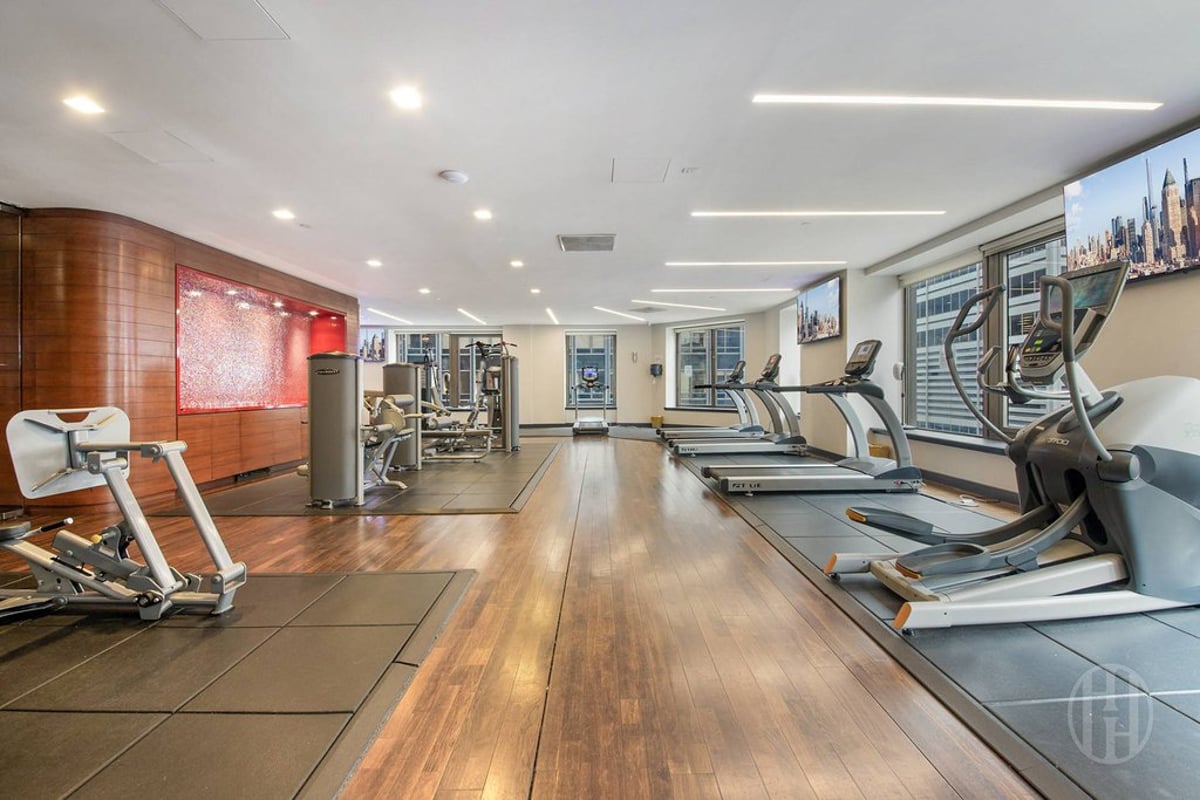 Photo for 75 Wall Street - 75 Wall Street Condominium in Financial District, Manhattan