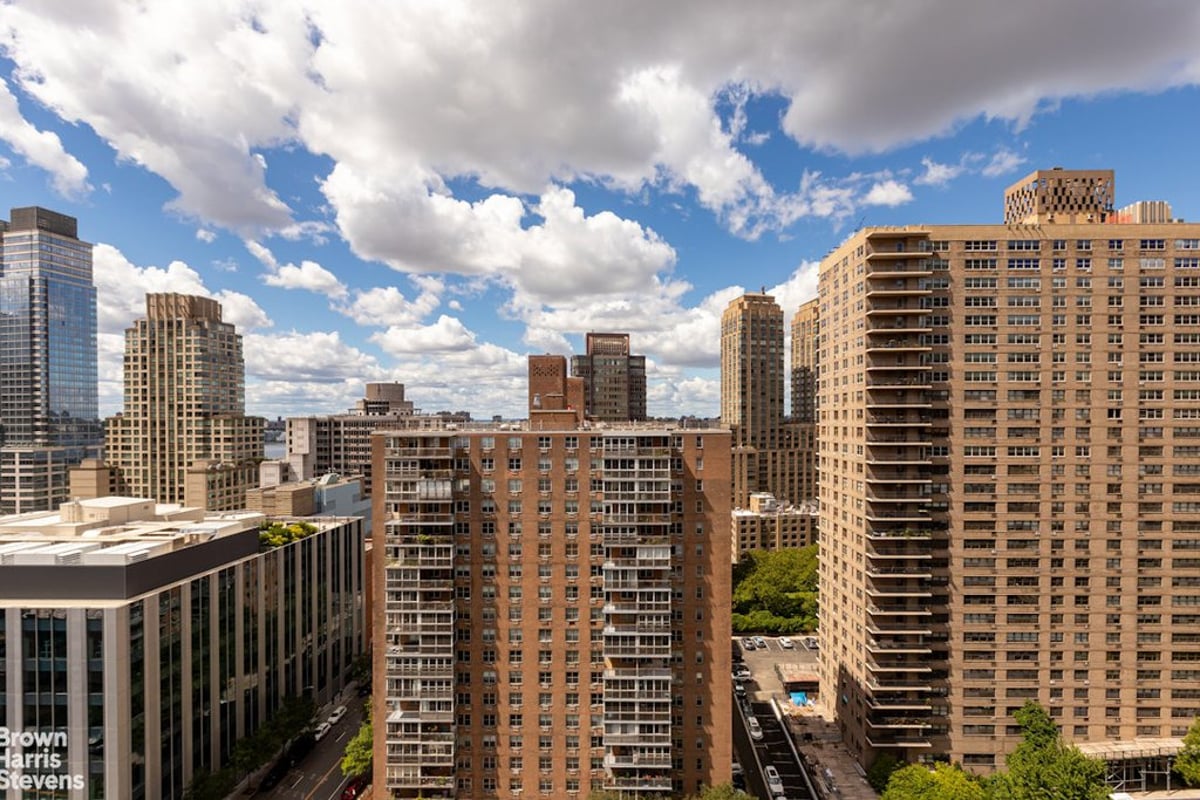 Photo for Lincoln Towers - 140 West End Avenue Condominium in Upper West Side, Manhattan