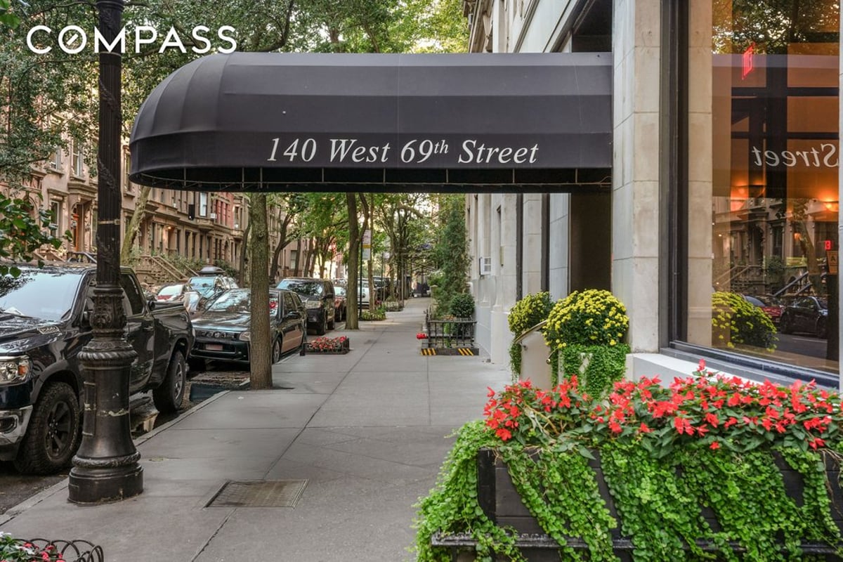 Photo for Lincoln Spencer Apartments - 140 West 69th Street Cooperative in Upper West Side, Manhattan
