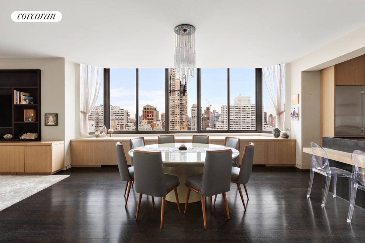 Photo for Bristol Plaza - 200 East 65th Street Condominium in Upper East Side, Manhattan