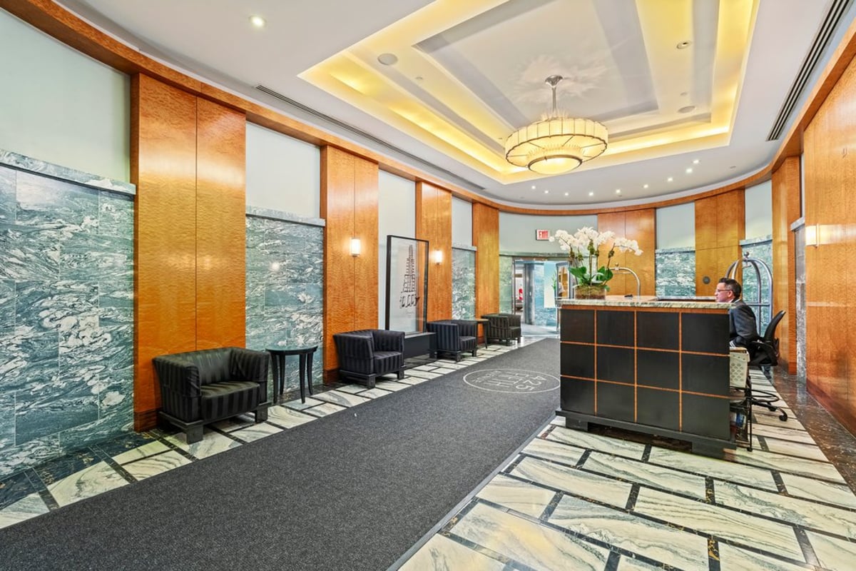 Photo for 425 Fifth Avenue - 425 Fifth Avenue Condominium in Murray Hill, Manhattan