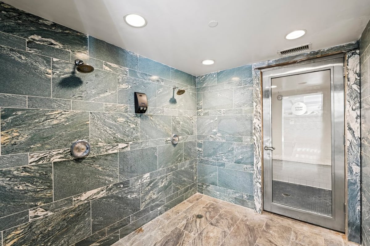 Photo for 425 Fifth Avenue - 425 Fifth Avenue Condominium in Murray Hill, Manhattan