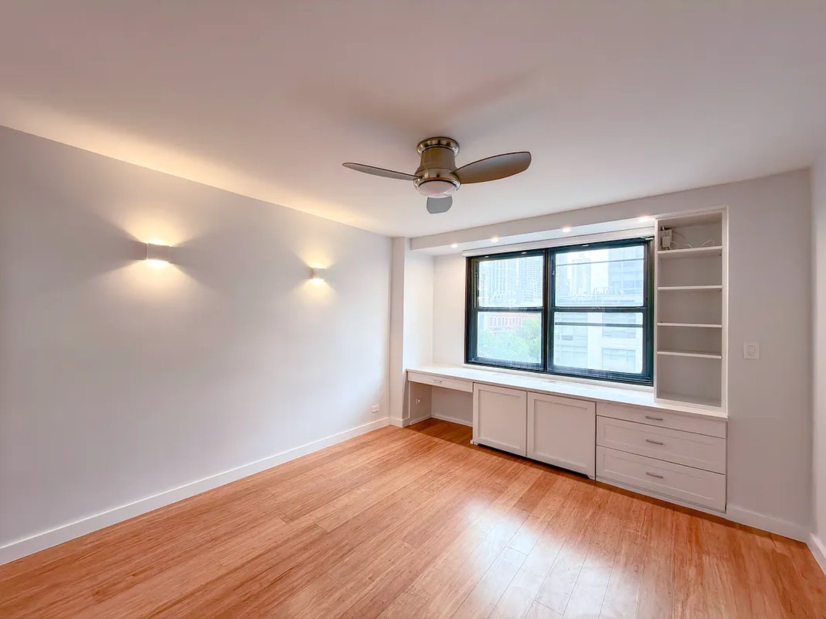 Photo for Gracie Towne House - 401 East 89th Street Condominium in Upper East Side, Manhattan