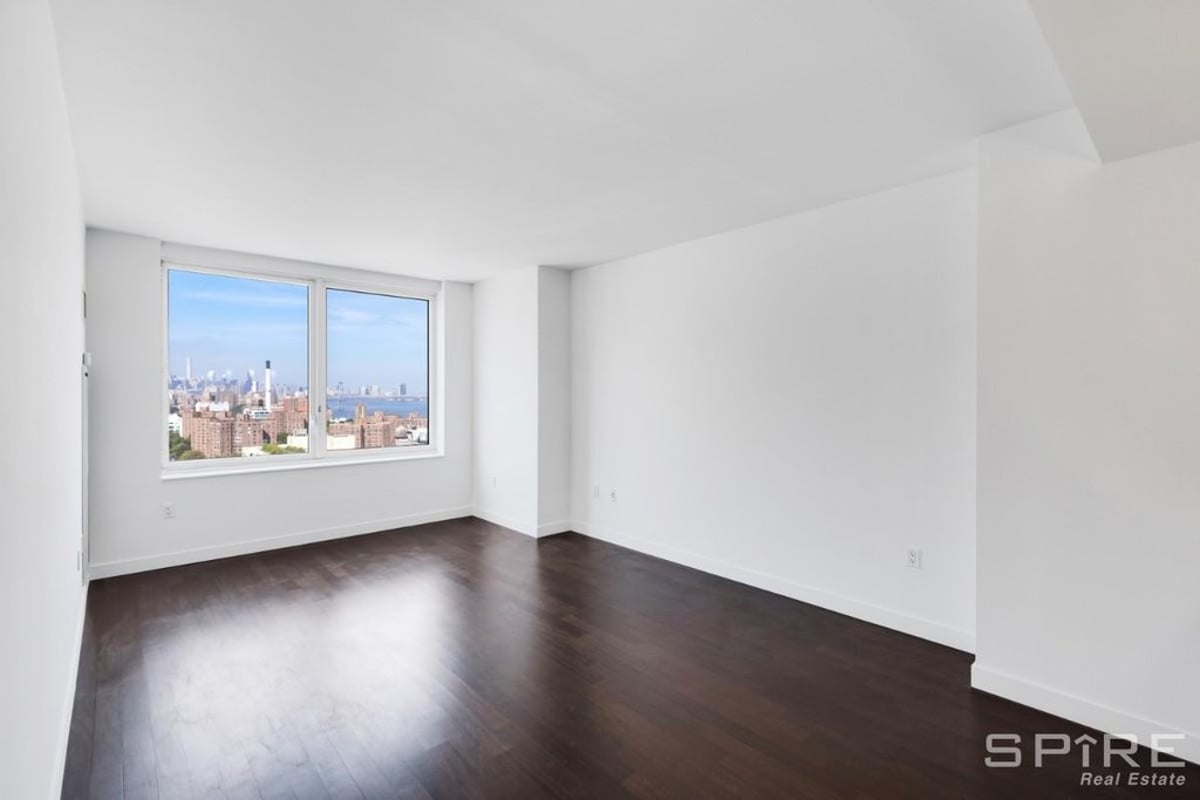 Photo for Oro - 306 Gold Street Condominium in Downtown Brooklyn, Brooklyn