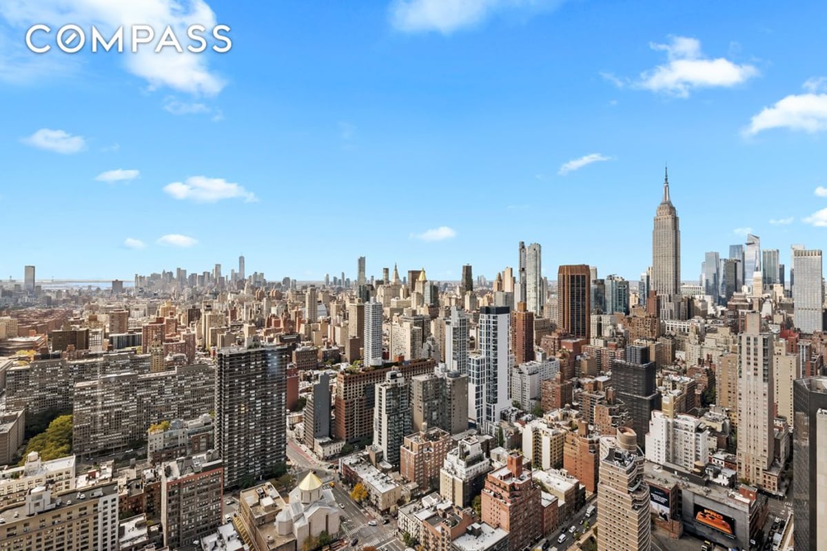 Photo for The Corinthian - 330 East 38th Street Condominium in Murray Hill, Manhattan