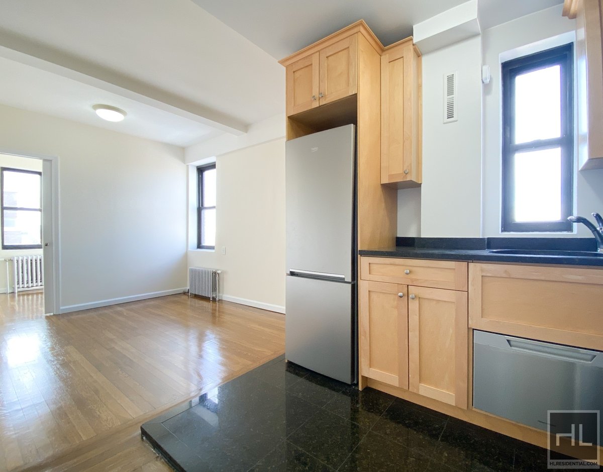 Photo for 850 AMSTERDAM AVENUE - 850 Amsterdam Avenue Rental Building in Upper West Side, Manhattan