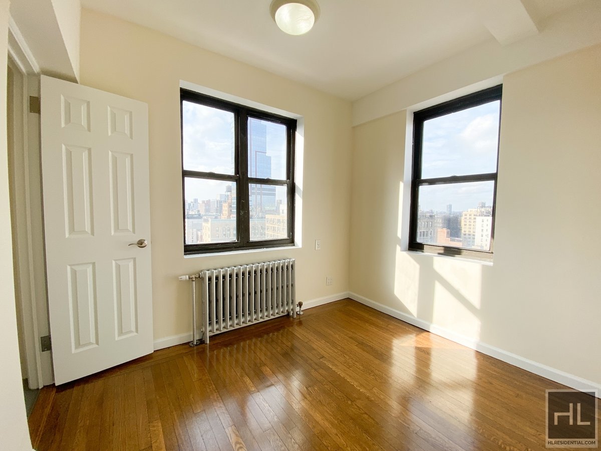 Photo for 850 AMSTERDAM AVENUE - 850 Amsterdam Avenue Rental Building in Upper West Side, Manhattan