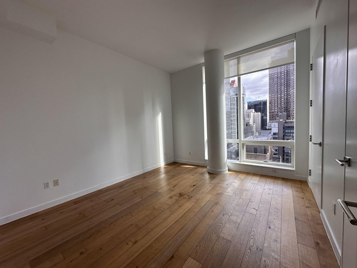 Photo for 325 Lexington Avenue - 325 Lexington Avenue Condominium in Murray Hill, Manhattan
