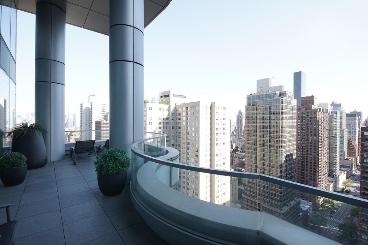 Photo for 252 East 57th Street - 252 East 57th Street Condominium in Midtown East, Manhattan