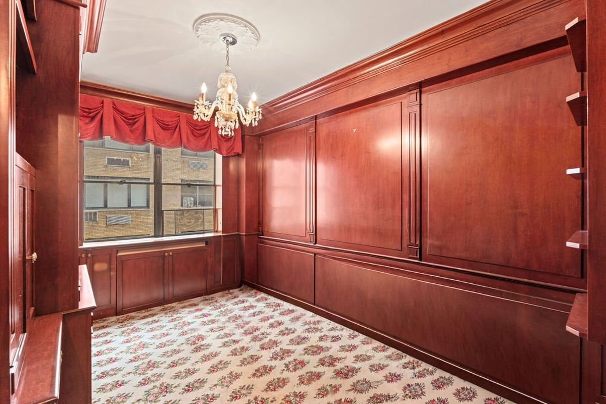 Photo for 860 Fifth Avenue - 860 5th Avenue Cooperative in Upper East Side, Manhattan