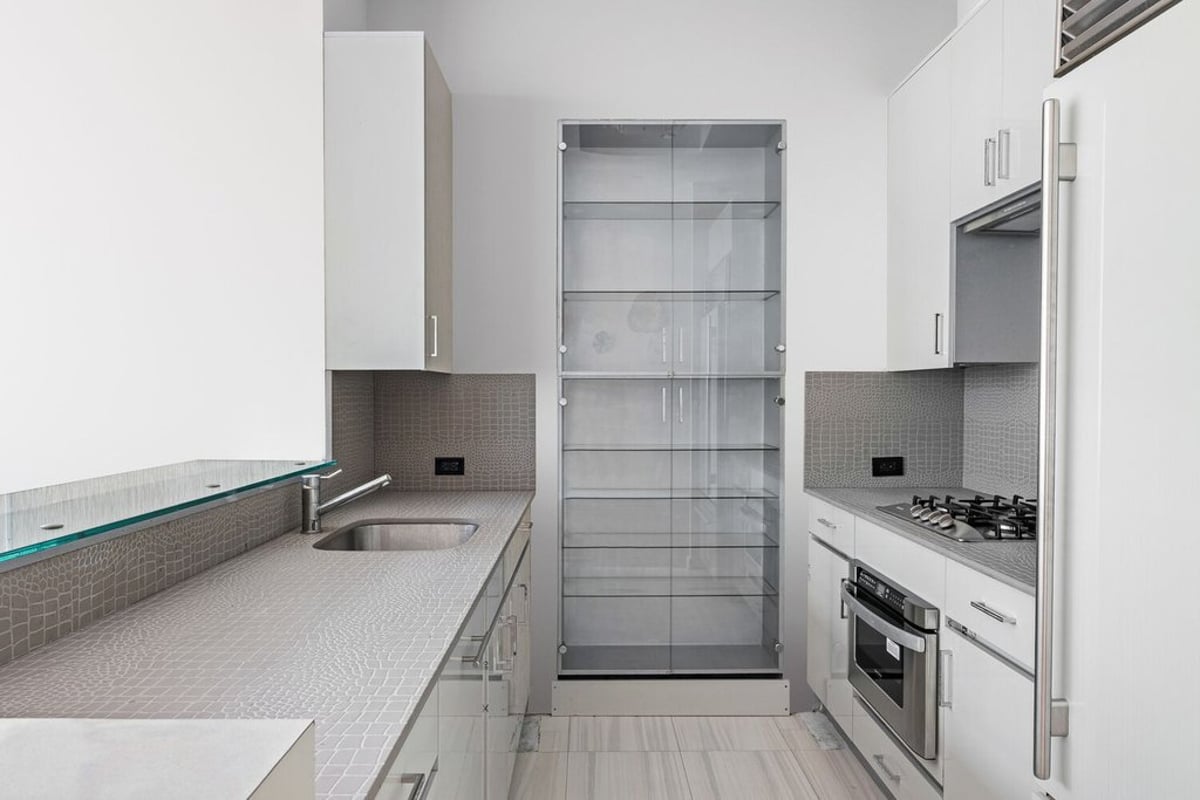 Photo for 325 Fifth Avenue - 325 Fifth Avenue Condominium in Murray Hill, Manhattan