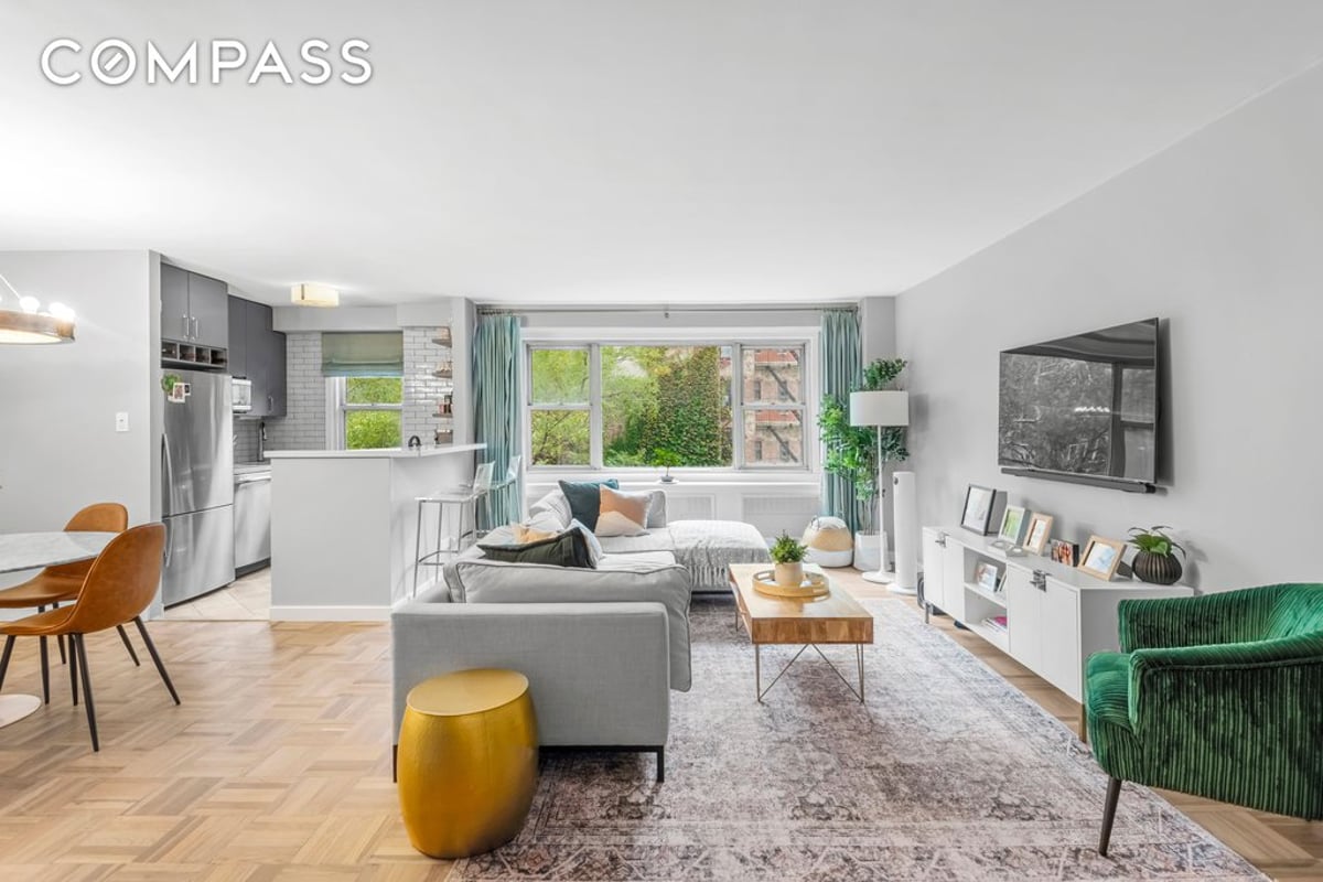 Photo for The Charlton House - 2 Charlton Street Cooperative in Soho, Manhattan