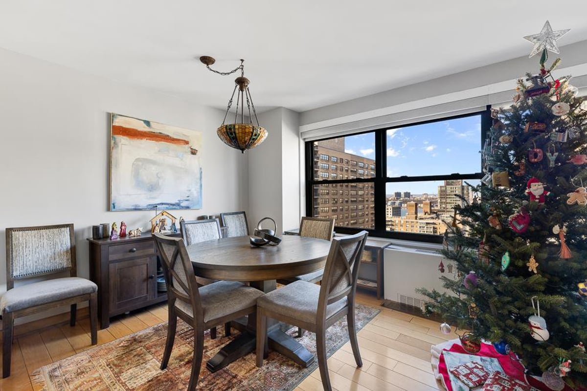 Photo for Lincoln Towers - 160 West End Avenue Condominium in Upper West Side, Manhattan