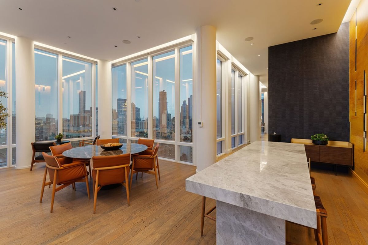 Photo for Eastlight - 501 Third Avenue Condominium in Kips Bay, Manhattan