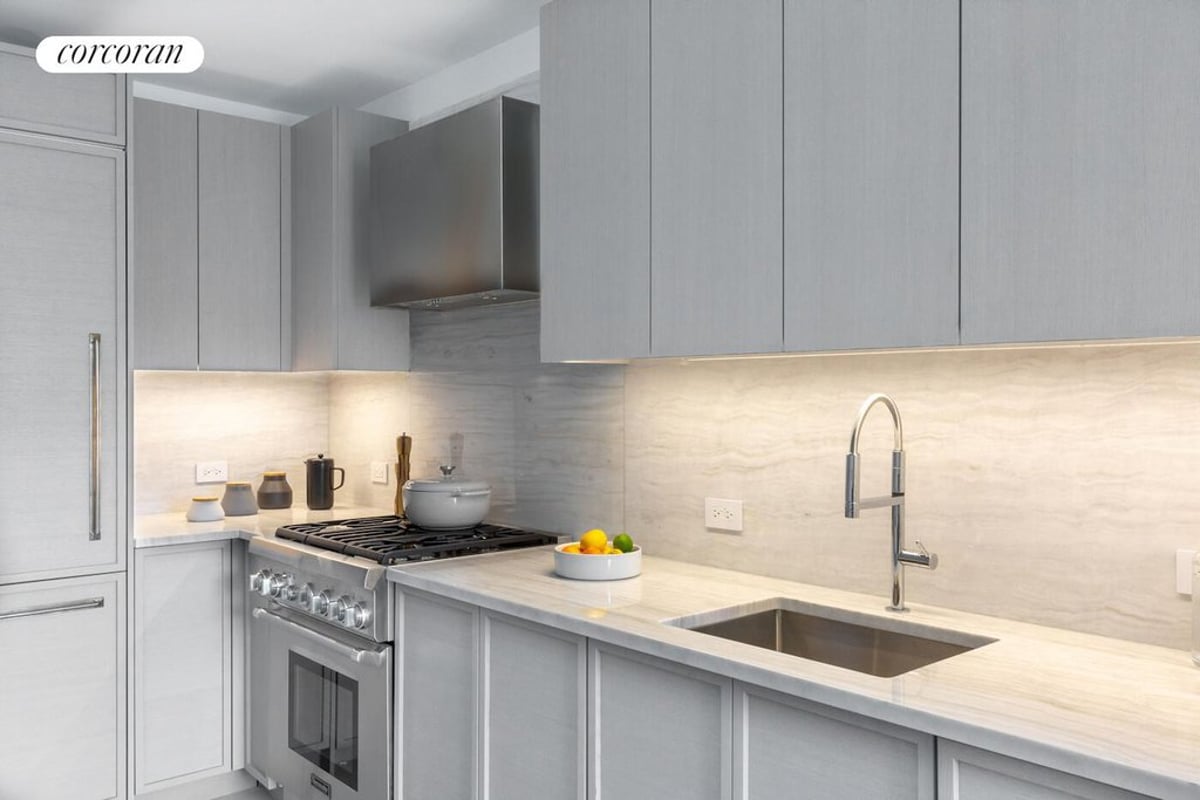 Photo for 1399 Park Avenue - 1399 Park Avenue Condominium in East Harlem, Manhattan