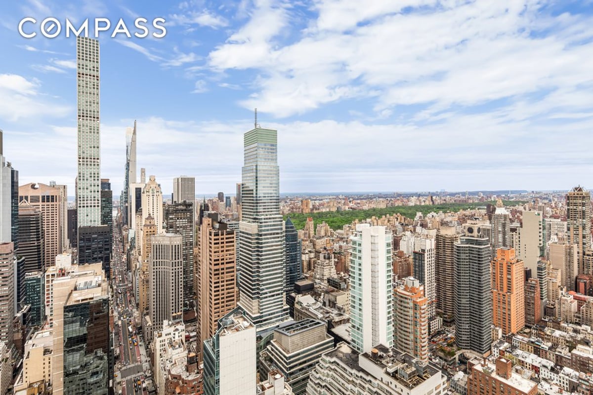Photo for 252 East 57th Street - 252 East 57th Street Condominium in Midtown East, Manhattan