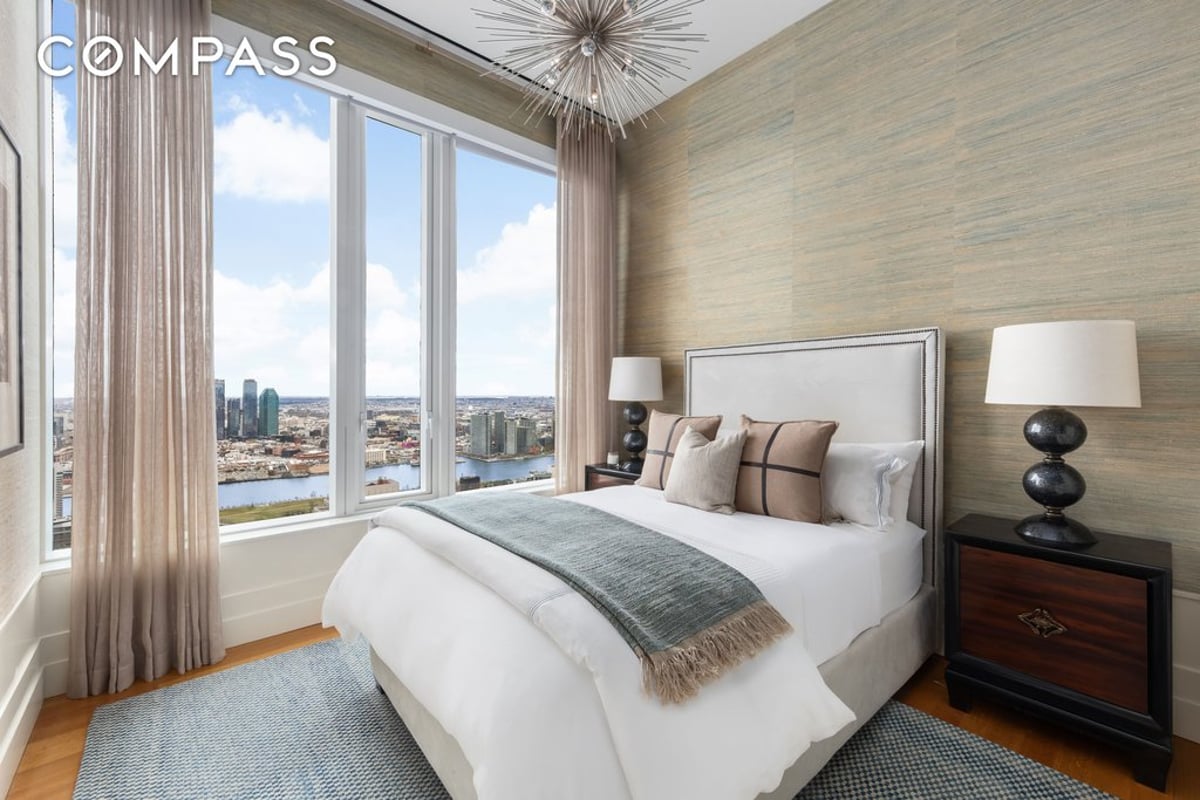 Photo for 252 East 57th Street - 252 East 57th Street Condominium in Midtown East, Manhattan