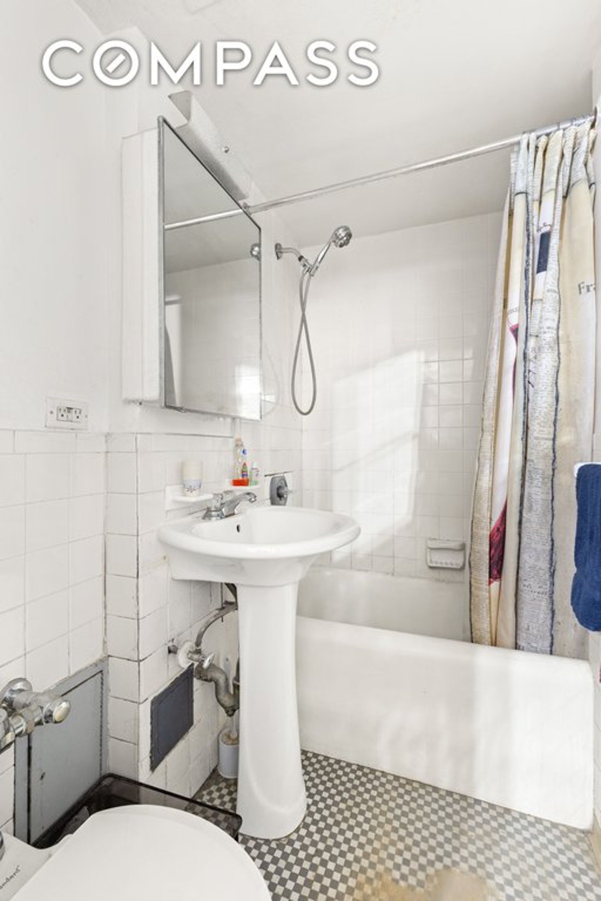 Photo for Prospect Tower - 45 Tudor City Place Cooperative in Turtle Bay, Manhattan