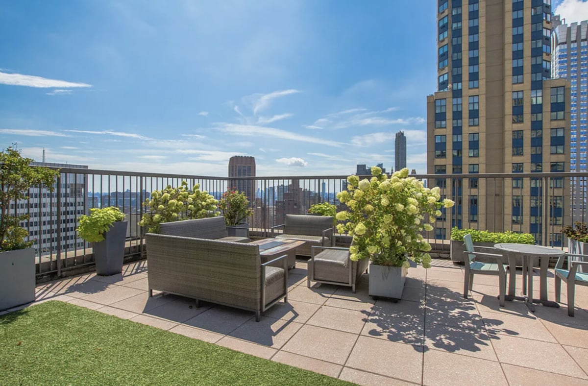 Photo for 445 5th Avenue - 445 5th Avenue Condominium in Murray Hill, Manhattan
