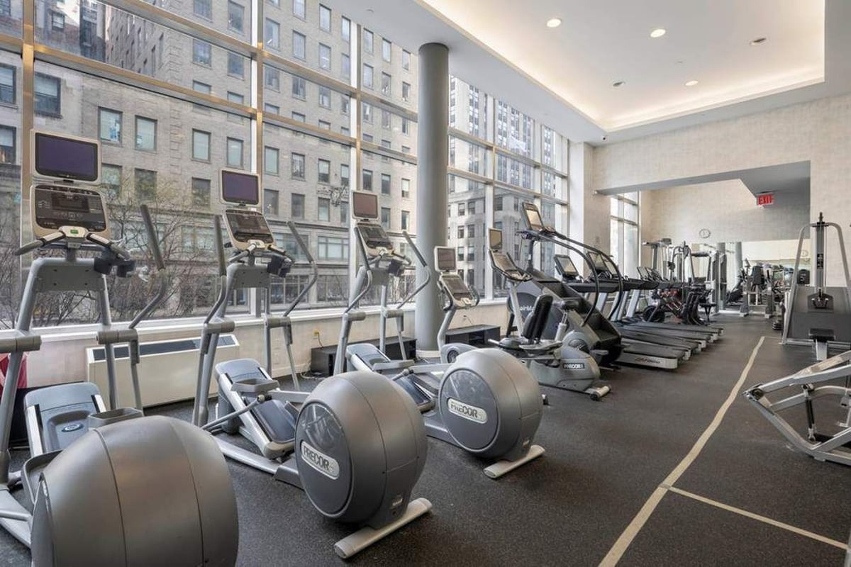 Photo for 325 Fifth Avenue - 325 Fifth Avenue Condominium in Murray Hill, Manhattan